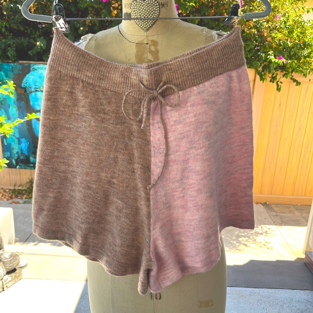 Anthropologie Pink Tan block Knit shorts L